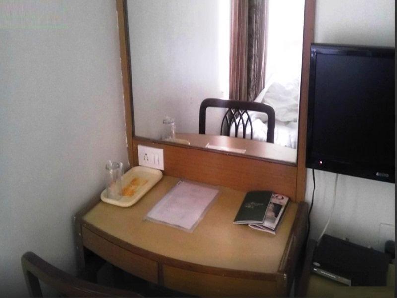 The Ambience Hotel Poona Buitenkant foto